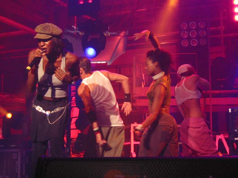 Sonique @ New Pop Festival 2003